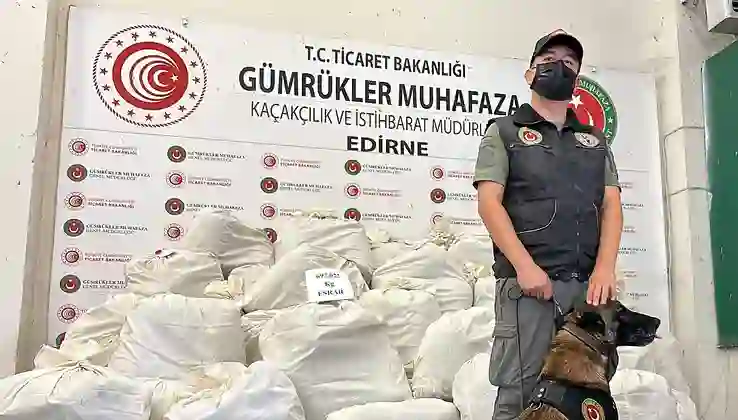 Edirne’de 8 ayda 7 milyar liralık uyuşturucu ve kaçak eşya ele geçirildi