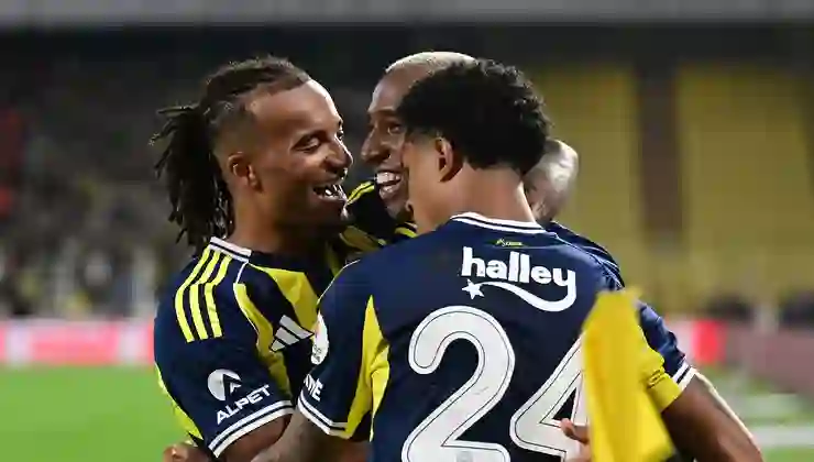 Fenerbahçe, Süper Lig’de nefes aldı: Antalyaspor engelini aştı