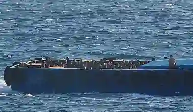 Göçmen teknesinde yangın: En az 50 kişi öldü