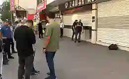 Güpegündüz cadde ortasında kuyumcu soymaya kalktılar
