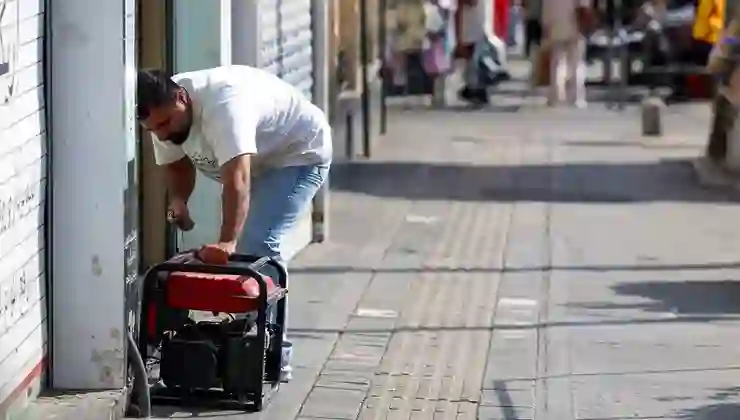 İran’da elektrikler her gün 2 saat kesik: Esnaf zor durumda