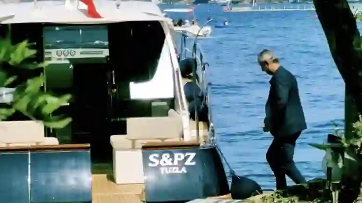 İsmail Kartal, Fenerbahçe Asbaşkanı Hamdi Akın’ın yalısından çıkış yaparken görüntülendi