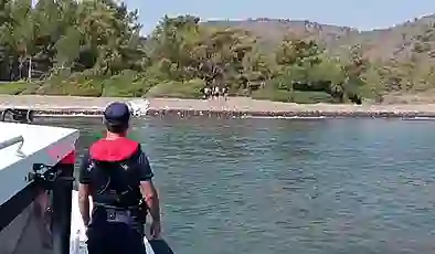 İzmir’de 56 düzensiz göçmen yakalandı