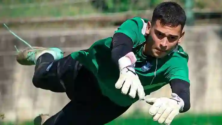 Kayserispor kaleci Deniz Dönmezer’i renklerine bağladı