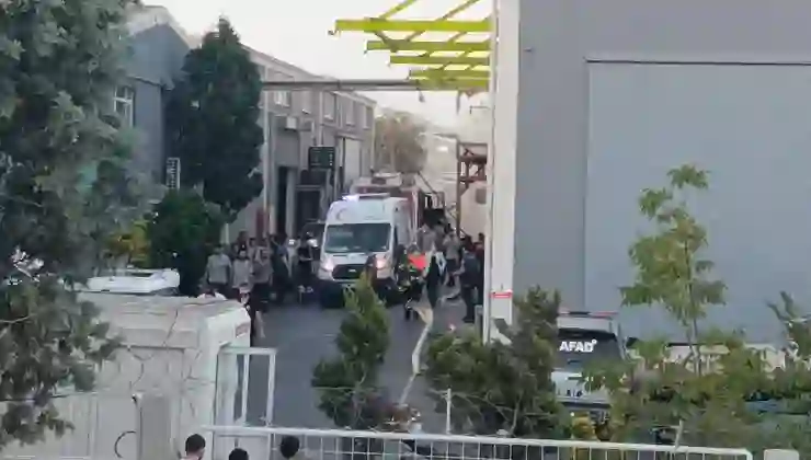 Kimyasal sıvı kazanına düşen iki işçiden biri öldü