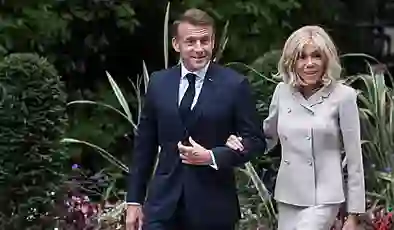 Macron çifti, First Lady’nin gerçekten kadın olduğuna dair ‘bilimsel kanıt’ sunacak