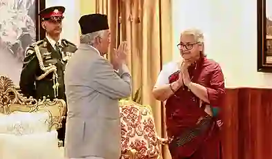 Nepal’in ilk kadın başbakanı görevde: 5 günlük kaos bitti mi?