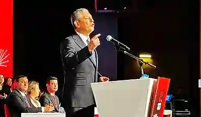 Özel, partisinin 22. Olağanüstü Kurultayı’nda: Bu iktidar Trump’tan icazet almış, Erdoğan da onun adamı!