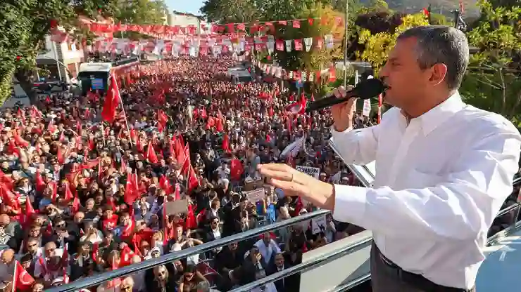 Özgür Özel’den ABD’ye uygulanan bazı ek gümrük vergileri kaldırılmasına tepki: Türk üretimine en büyük kazık!