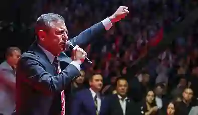 Özgür Özel’den İçişleri Bakanı Yerlikaya’ya yanıt: Baba evi İl Başkanlığımızı ablukaya almak haneye tecavüzdür, millet sizden devlet adamlığı bekliyor!