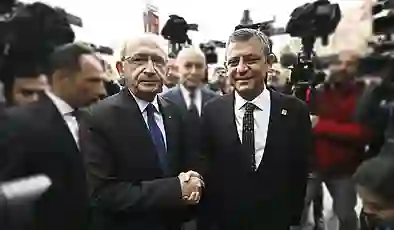 Özgür Özel’den kritik açıklama: Kılıçdaroğlu’nun kayyım kararına tenezzül etmeyeceğini düşünüyorum, Kemal Bey’i partiden atmak değil, baş tacı yapmak isteriz