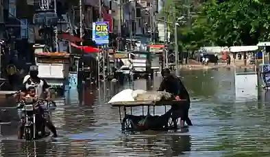 Pakistan’da 26 Haziran’dan bu yana sellerde 1002 kişi hayatını kaybetti