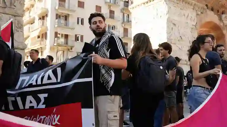 PAOK taraftarları, Maccabi Tel Aviv maçı öncesinde İsrail’i protesto etti