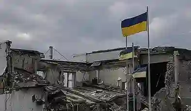 Rusya, düzenlediği en büyük hava saldırısında Ukrayna hükümet binasını ilk kez vurdu