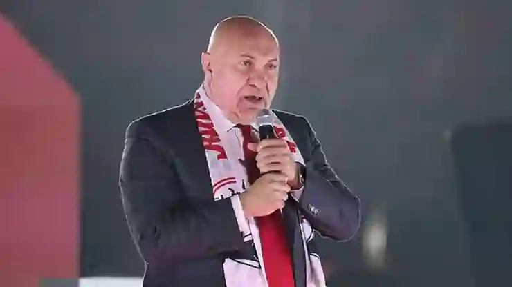 Samsunspor Başkanı Yıldırım isyan etti: Resmen Fenerbahçe maçını kaybedelim diye yapıyorlar