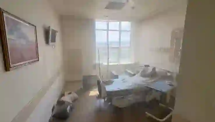 Sigaranın çıkardığı yangın hastaneyi küle çeviriyordu