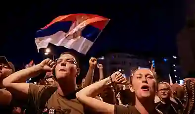 Sırbistan’da sokaklar 10 aydır karışık