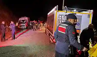 Sivas’ta feci kaza: Araçtaki 4 kişi öldü