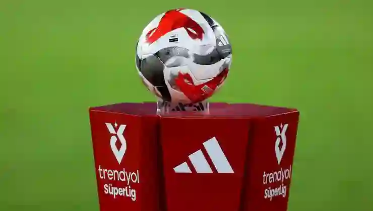 Süper Lig’de derbinin hakemi belli oldu