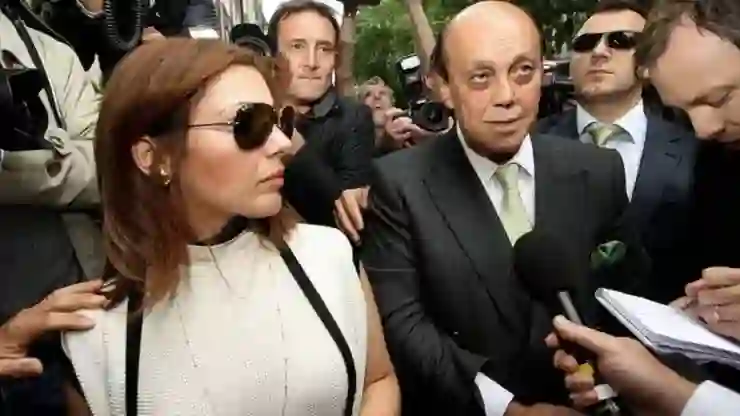 Ünlü iş insanı Asil Nadir’in eşi İstanbul Havalimanı’nda gözaltına alındı