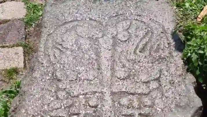 Van’da Bizans dönemine ait 2 kabartma taş stel ele geçirildi