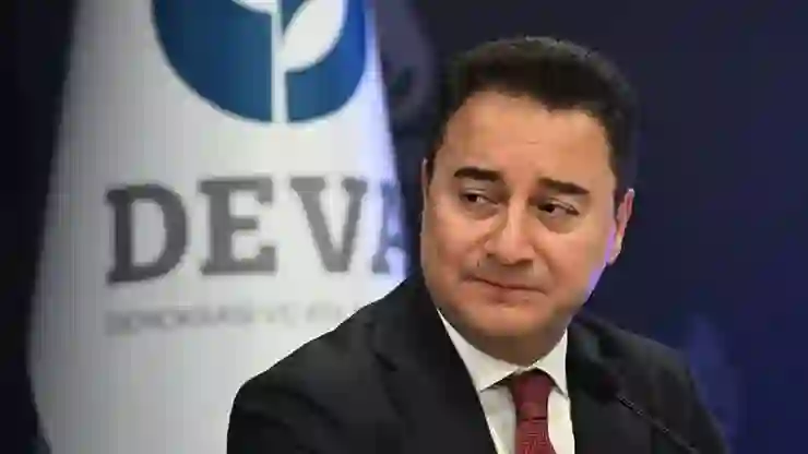 Ali Babacan'dan AKP'ye dönüş iddialarına tepki: Türkiye'yi iki kutuplu siyasete hapsetmek istemiyoruz