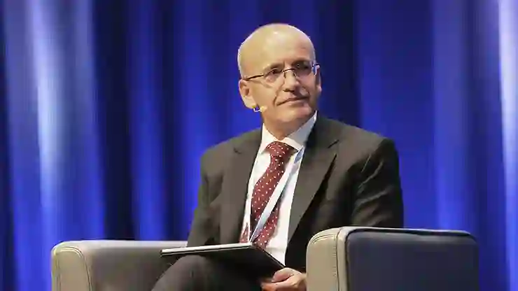 Bakan Şimşek: İhracatçılarımızın finansmana erişimini kolaylaştıracak adımları atmaya devam ediyoruz