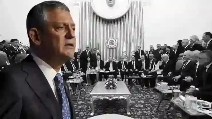 Özgür Özel'den "liderlere haksız saldırılar bitsin" çağrısı: Partimiz bir gün Meclis'te olmadığında neler olduğunu gördük