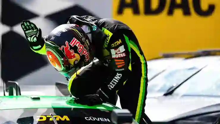 Otomobil sporcusu Ayhancan Güven, DTM'de şampiyon oldu