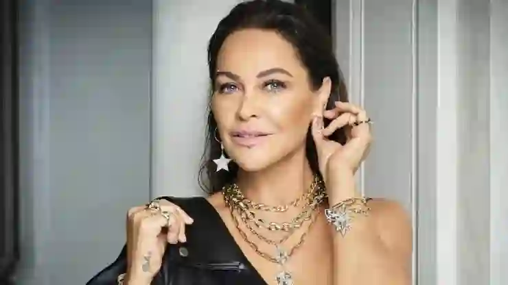 Hülya Avşar imajını değiştirdi