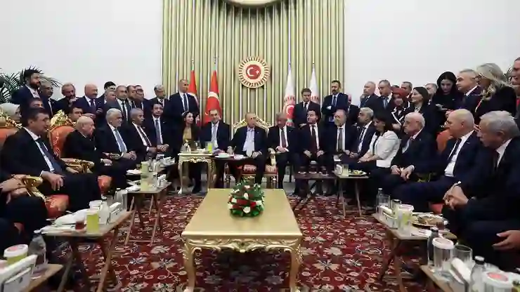 Erdoğan, Meclis’teki liderler zirvesi için “Hiçbirimiz düşman değiliz” dedi, CHP’ye yüklendi: Maskeli linç korosu CHP'nin eseri!