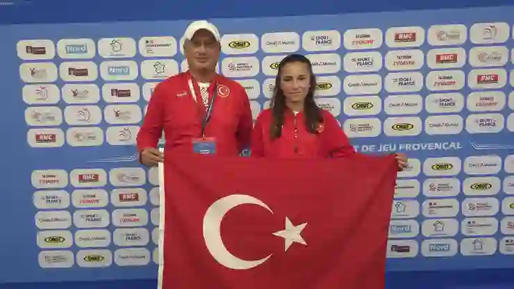 Türkiye rekortmeni 15 yaşındaki Yağmur Tosun, dünya 3’üncüsü oldu