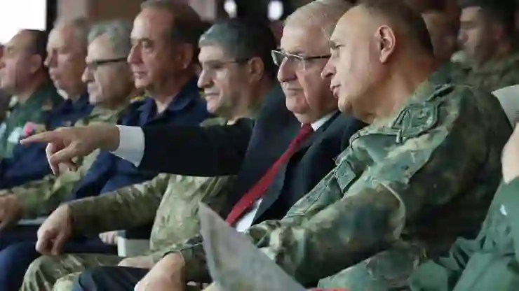 Millî Savunma Bakanı Güler: PKK'nın, başta Suriye'de olmak üzere tüm uzantıları silahlarını teslim etmeli