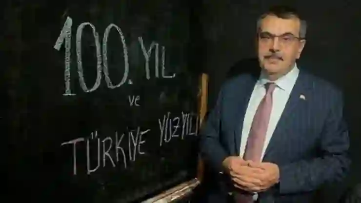 Yusuf Tekin'den muhalefete 'imam hatip' eleştirisi: Resmen üzerinde tepindiler