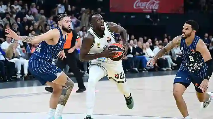 Anadolu Efes, Ergin Ataman'lı Pana'ya boyun eğdi