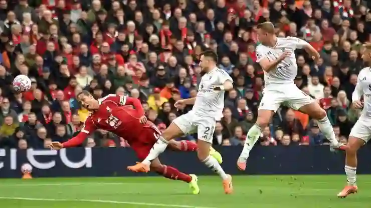 Avrupa liglerinden görünüm; İtalya'da AC Milan yeni lider, ManU'dan 9 yıl sonra gelen galibiyet