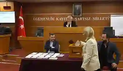 Bayrampaşa Belediyesi AKP'ye geçti: İkinci kez yapılan başkanvekili seçimini 1 oy farkla AKP kazandı