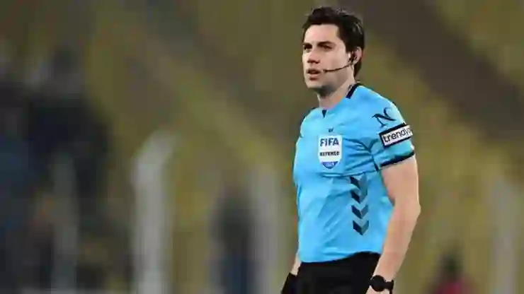 FIFA kokartlı hakem Mehmet Türkmen'e uluslararası görev