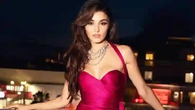 Hande Erçel, İngiliz futbol efsanesi ile aynı projede