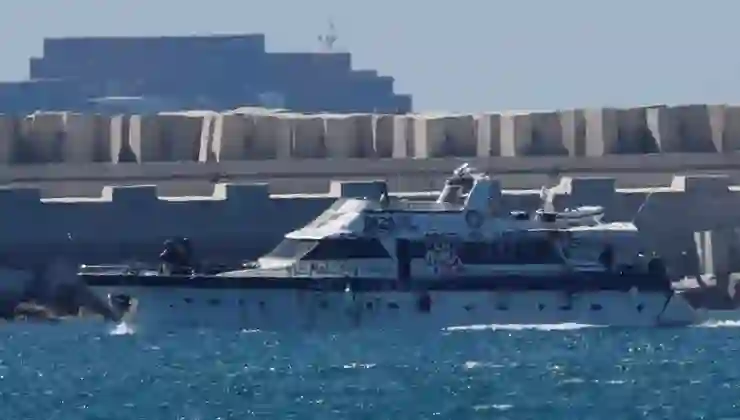 İsrail’in gözaltında tuttuğu 42 aktivist açlık grevi başlattı