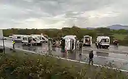 Bartın’da işçi servisi devrildi: Ölü ve yaralılar var