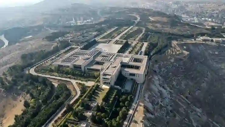 Şara’dan destekçilerine sert uyarı: “Lüks araçlarınızı teslim edin”