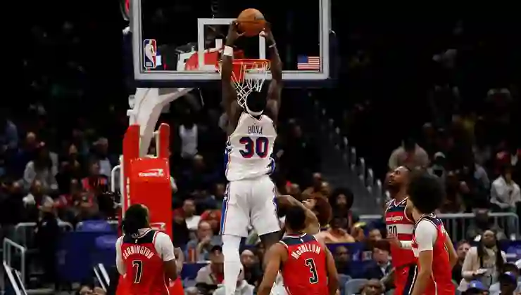 Adem Bona duvar ördü, 76ers kazandı!