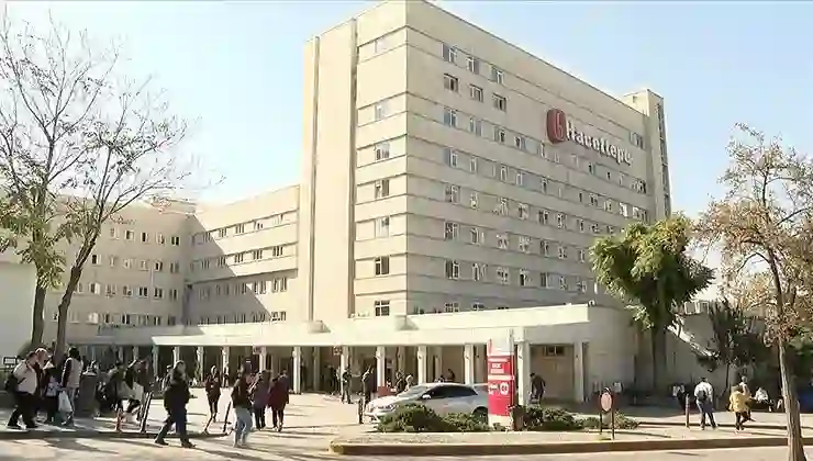 Hacettepe Üniversitesi’nde taşlı sopalı kavga: 23 gözaltı