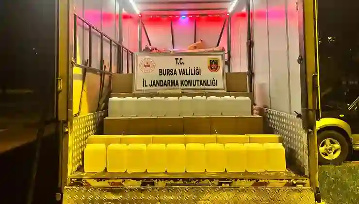 İznik’te jandarmadan operasyon: Bin litre kaçak etil alkol ele geçirildi