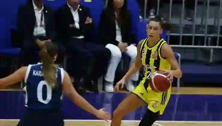 Fenerbahçe Opet lige galibiyetle başladı