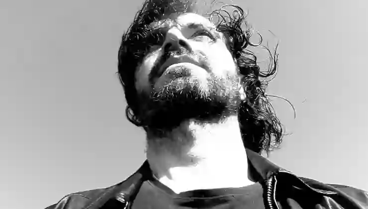 Şair Hamza Soysal’la Şiirin Derin Sularında: “Şiir, kalbine daha fazla yaslananların dilidir.”