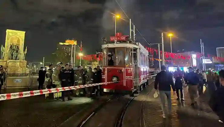 Taksim’de nostaljik tramvayda yangın
