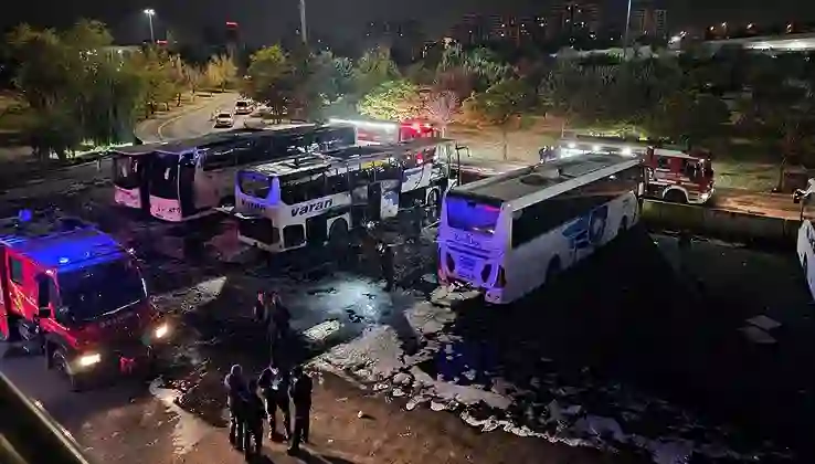 AŞTİ’de otobüs yandı