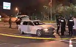 “Dur” ihtarına uymadı 5 polis aracına çarptı: Kovalamaca sonucu vurularak yakalandı